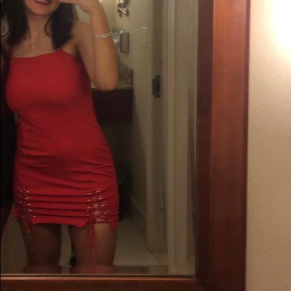 Red Dress - Picture 2 of 2